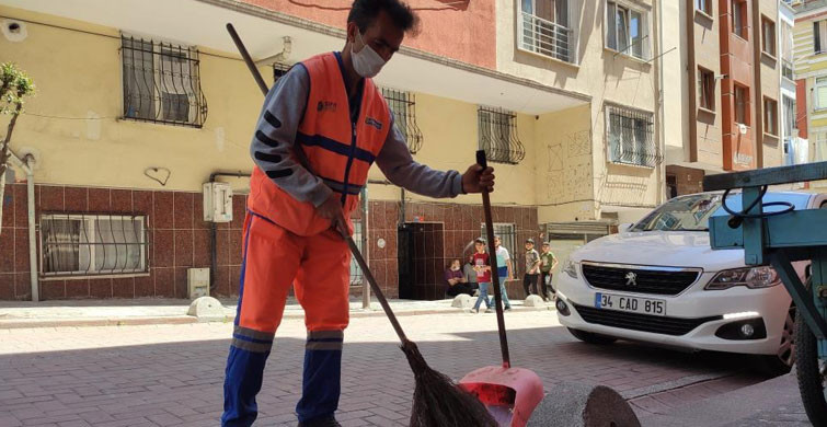 Zeytinburnu’nda Yıkılan Binayı Olası Faciadan Temizlik Görevlisi Kurtardı
