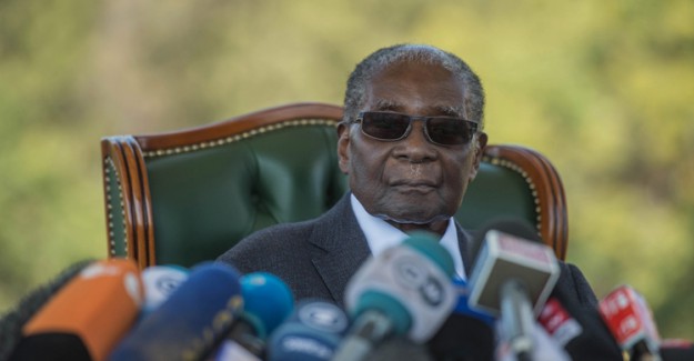 Zimbabve'nin Eski Devlet Başkanı Mugabe Öldü