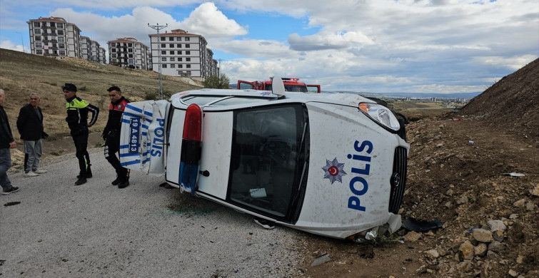 Çorum'da Kovalamaca Sonrası Devrilen Polis Aracında İki Yaralı