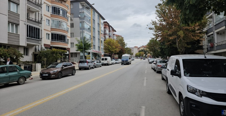 Çorum'da Park Halindeki Araçların Aynaları Kırıldı