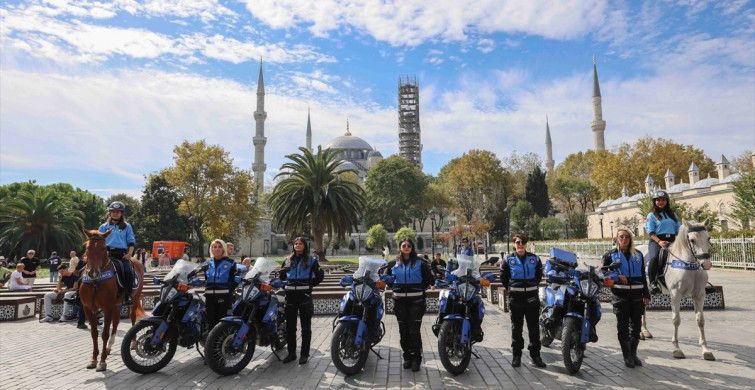 İstanbul'da Kadın Zabıta Ekipleri Motosiklet ve Atla Görev Başında