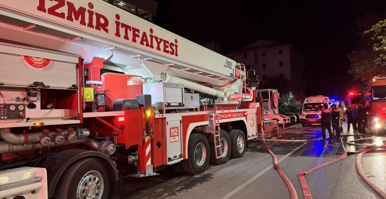 İzmir'de Çok Katlı Binada Yangın Kontrol Altına Alındı