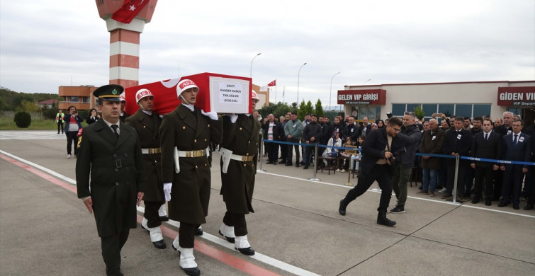 Şırnak'ta Şehit Olan Askerin Cenazesi Samsun'a Uğurlandı