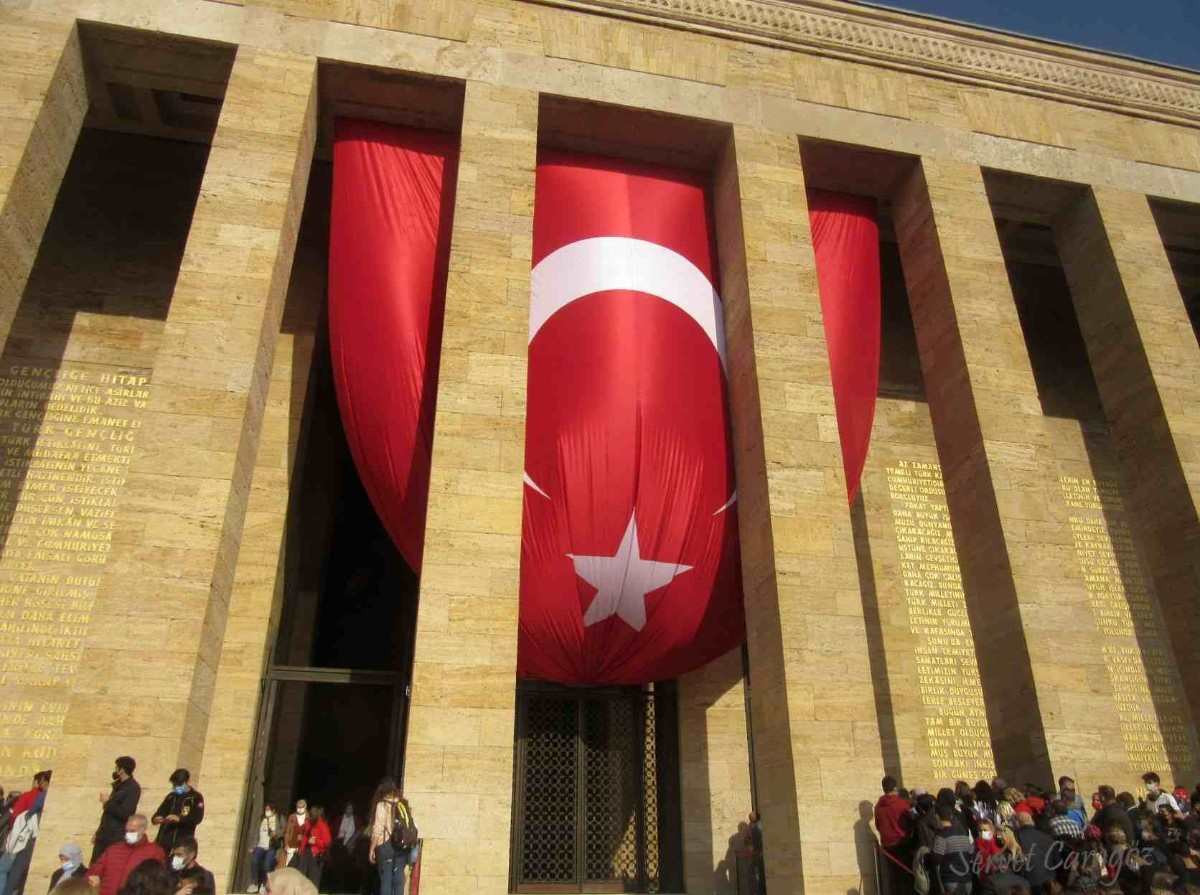 Anıtkabir bayramda ziyarete açık mı, kaça kadar açık