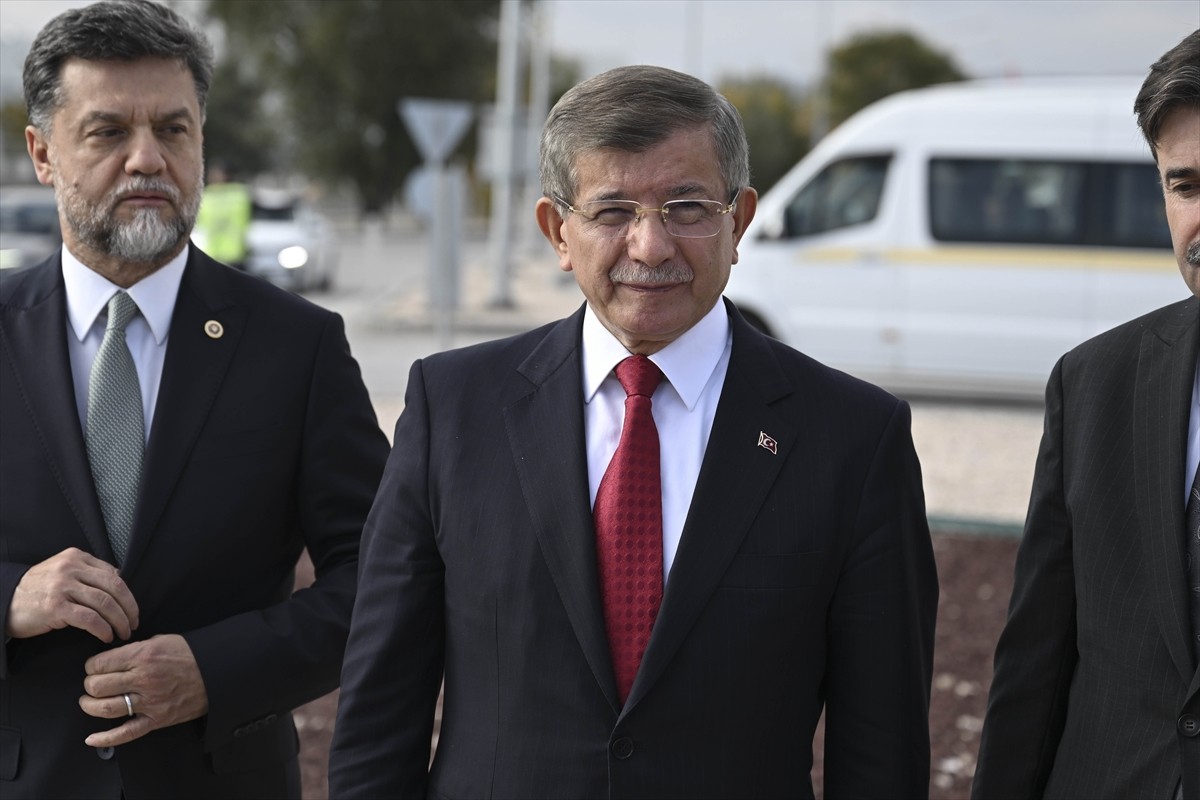 Gelecek Partisi Genel Başkanı Ahmet Davutoğlu, terör saldırısı gerçekleştirilen Türk Havacılık ve...