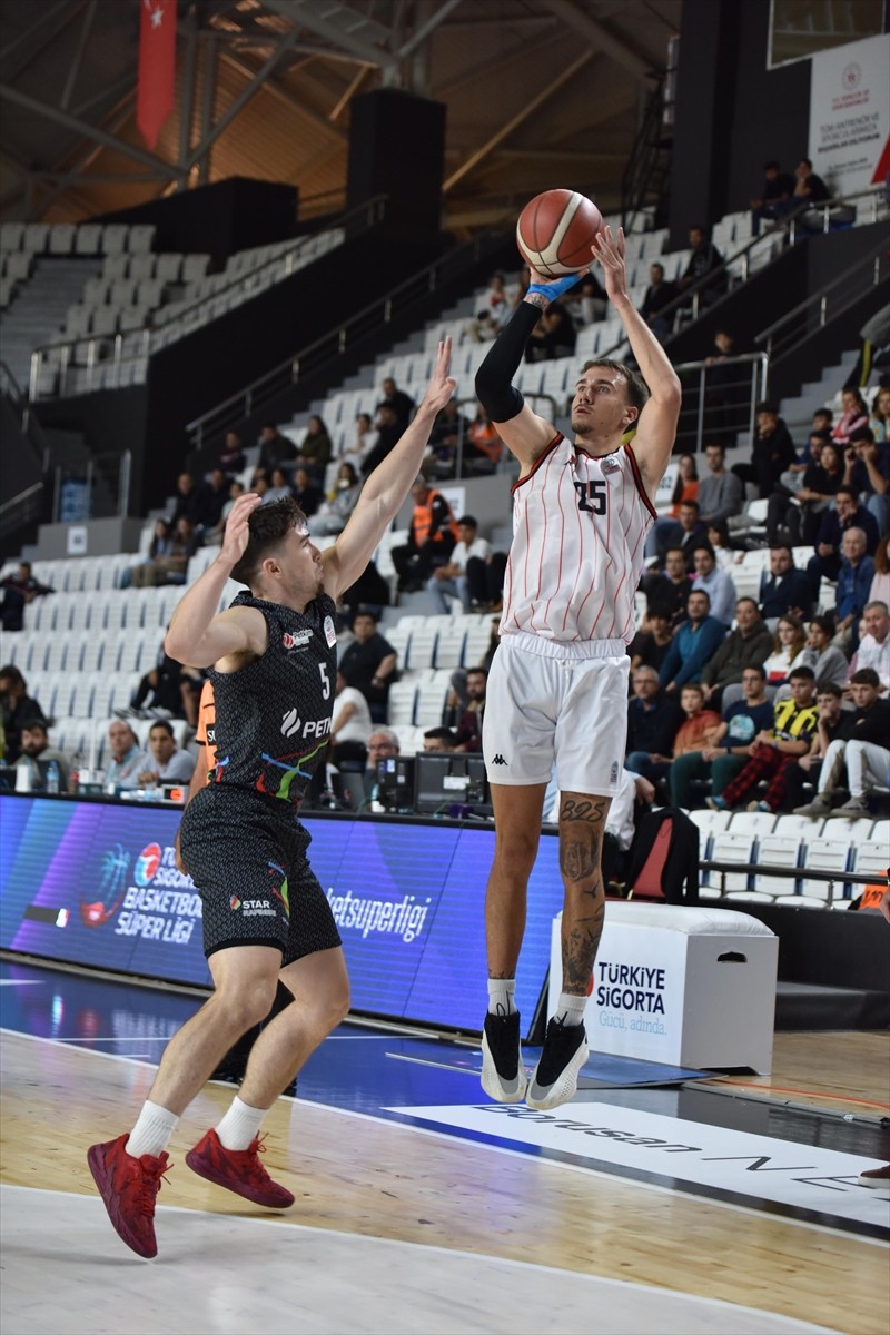 Türkiye Sigorta Basketbol Süper Ligi’nin 3. haftasında Manisa Basket ile Aliağa Petkimspor...