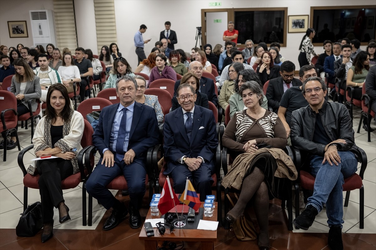 Kolombiya'nın Ankara Büyükelçiliği ve Ankara Üniversitesi işbirliğinde ödüllü Kolombiyalı yazar...