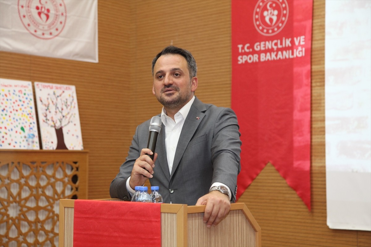 Gençlik ve Spor Bakan Yardımcısı Enes Eminoğlu, Bitlis'in Ahlat ilçesinde TÜBİTAK Bilim Kampı'na...