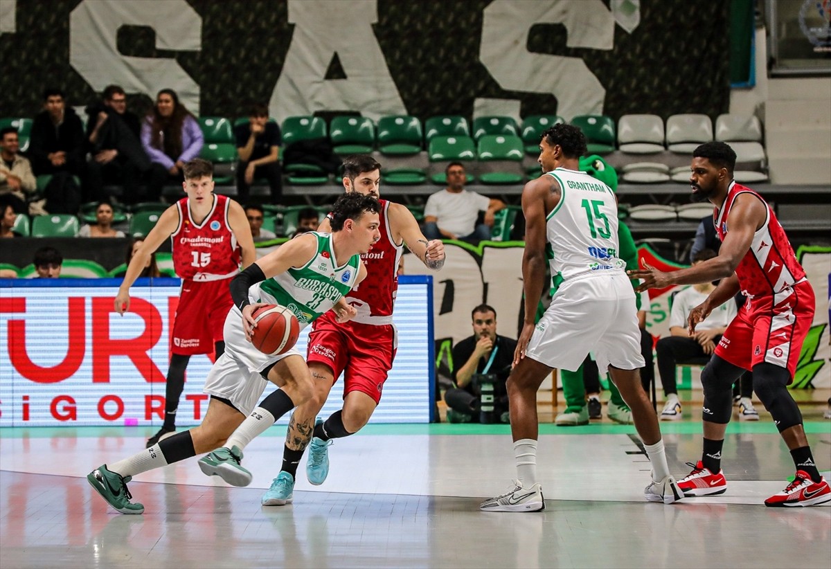 FIBA Erkekler Avrupa Kupası'nın dördüncü haftası B Grubu'nda Bursaspor ile İspanya'nın Casademont...