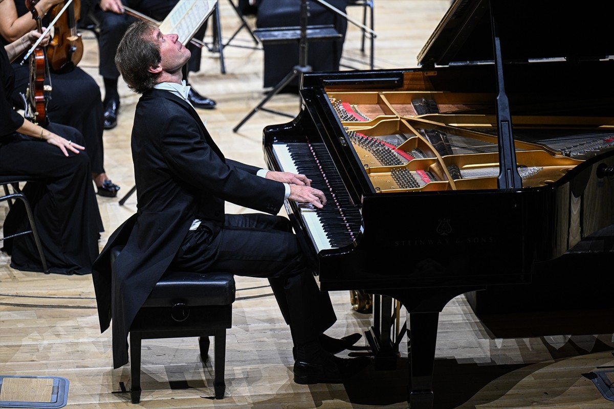 Cumhurbaşkanlığı Senfoni Orkestrası (CSO), yeni konser sezonunu açtı. 