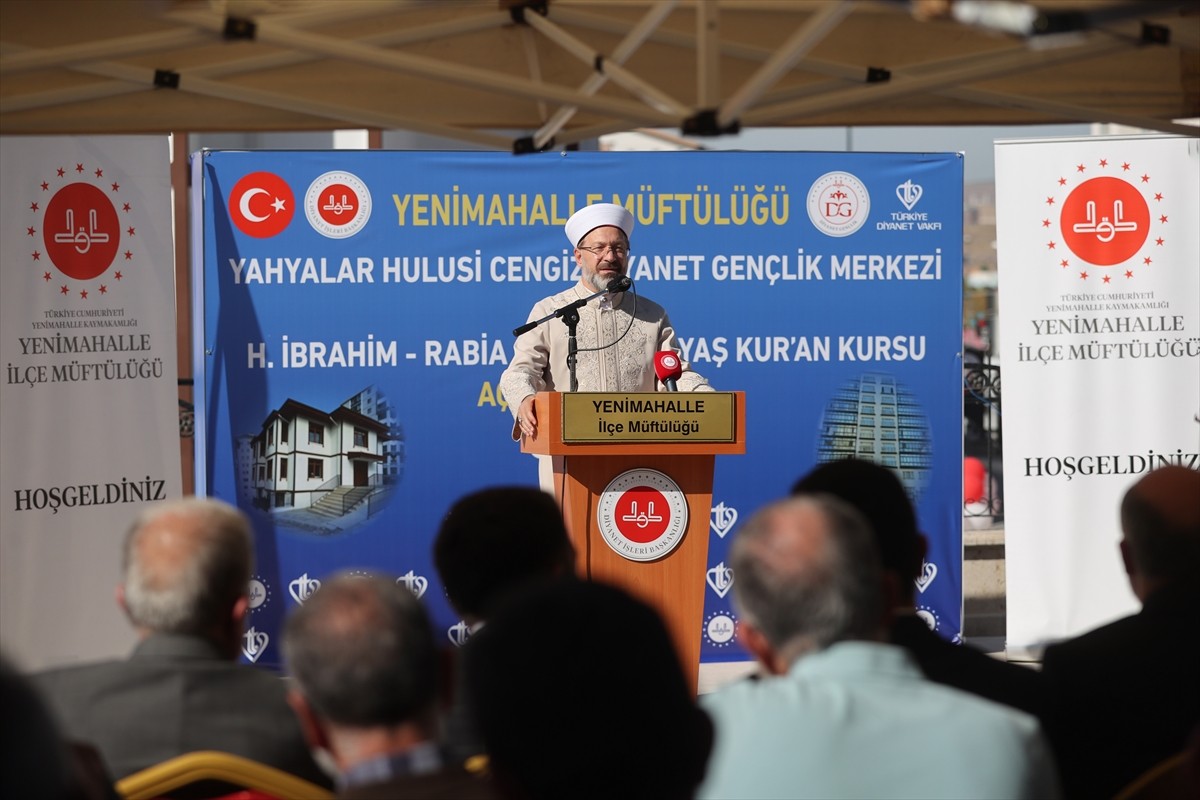 Diyanet İşleri Başkanı Ali Erbaş (sol 3), Ankara'da gençlik merkezi ve 4-6 yaş Kur'an kursunun...