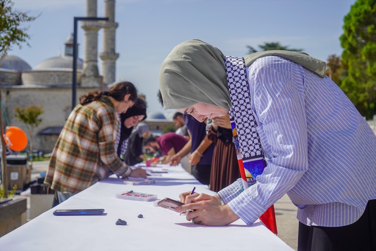 Edirne'de, İsrail'in Gazze'ye yönelik saldırılarını protesto etmek ve Gazzeli çocuklara destek...