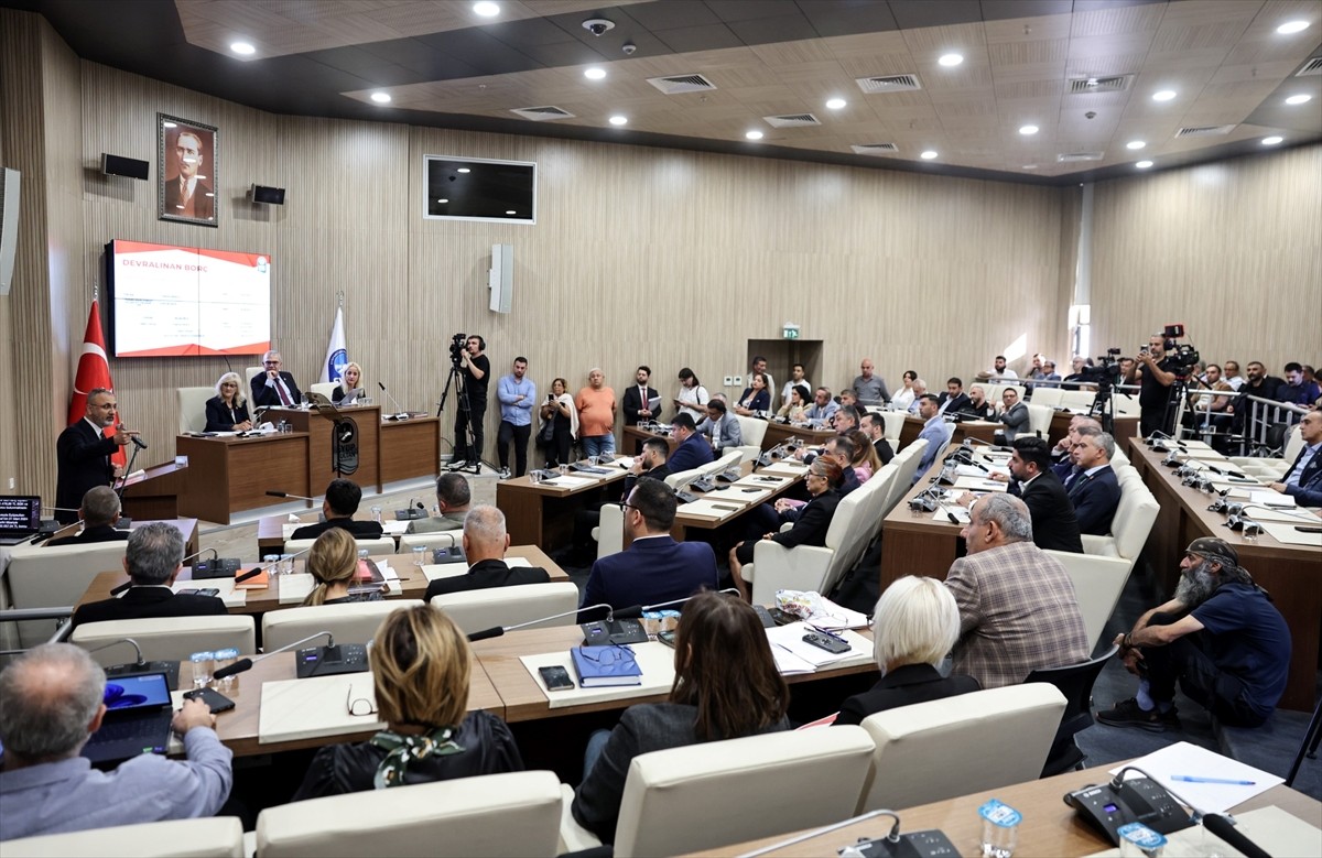 Eyüpsultan Belediye Meclisi toplantısı belediye hizmet binasında yapıldı.Toplantıda Eyüpsultan...