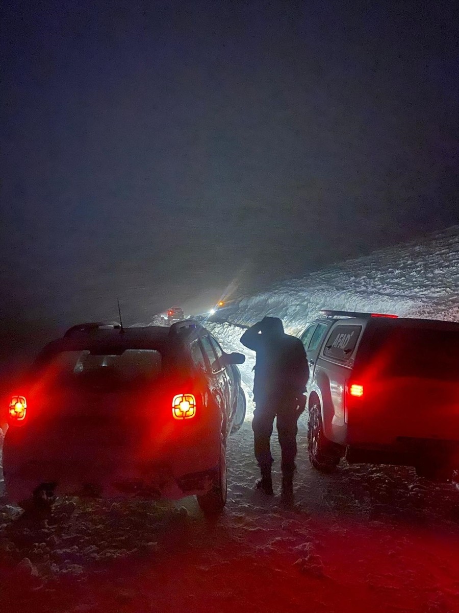 Gümüşhane'de, merkez Dumanlı köyüne bağlı Gümüşki, Kürtün ilçesine bağlı Kadırga ve Çıkrıkdüzü...