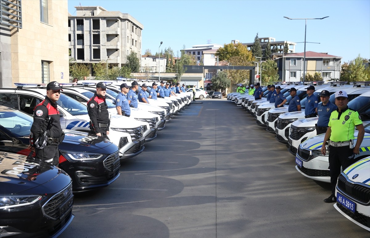 Kahramanmaraşlı iş insanlarının Türk Polis Teşkilatını Güçlendirme Vakfına yaptıkları bağışlarla...