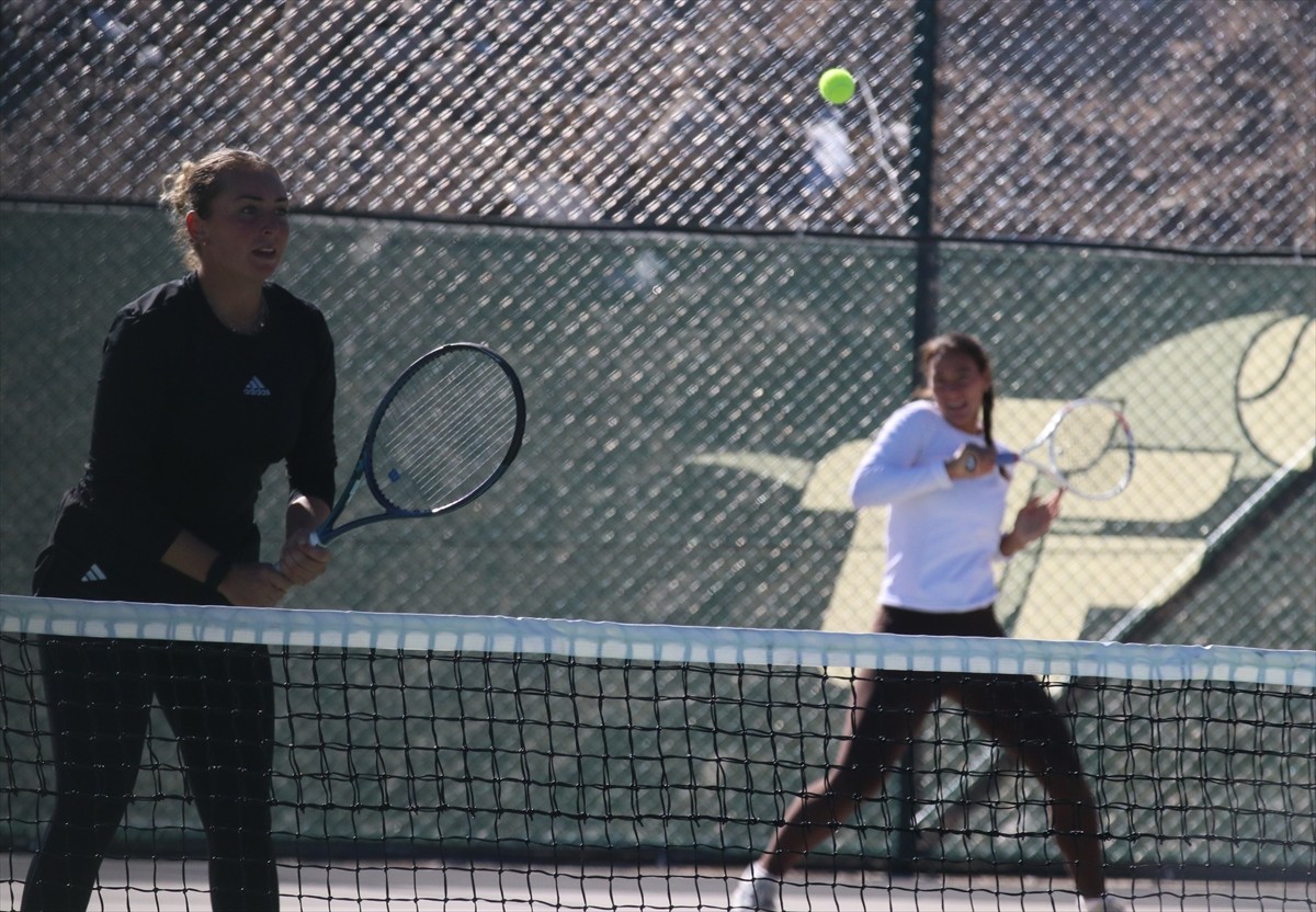 Kayseri'de düzenlenen ITF Uluslararası W35 Tenis Turnuvası, final müsabakalarıyla tamamlandı.