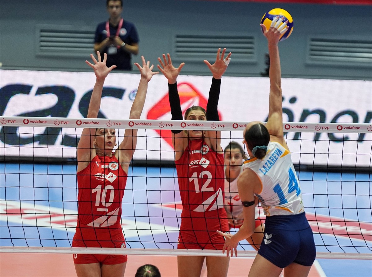 Vodafone Sultanlar Ligi 4. haftasında Aras Kargo ile Kuzeyboru Atatürk Voleybol Vestel Spor...