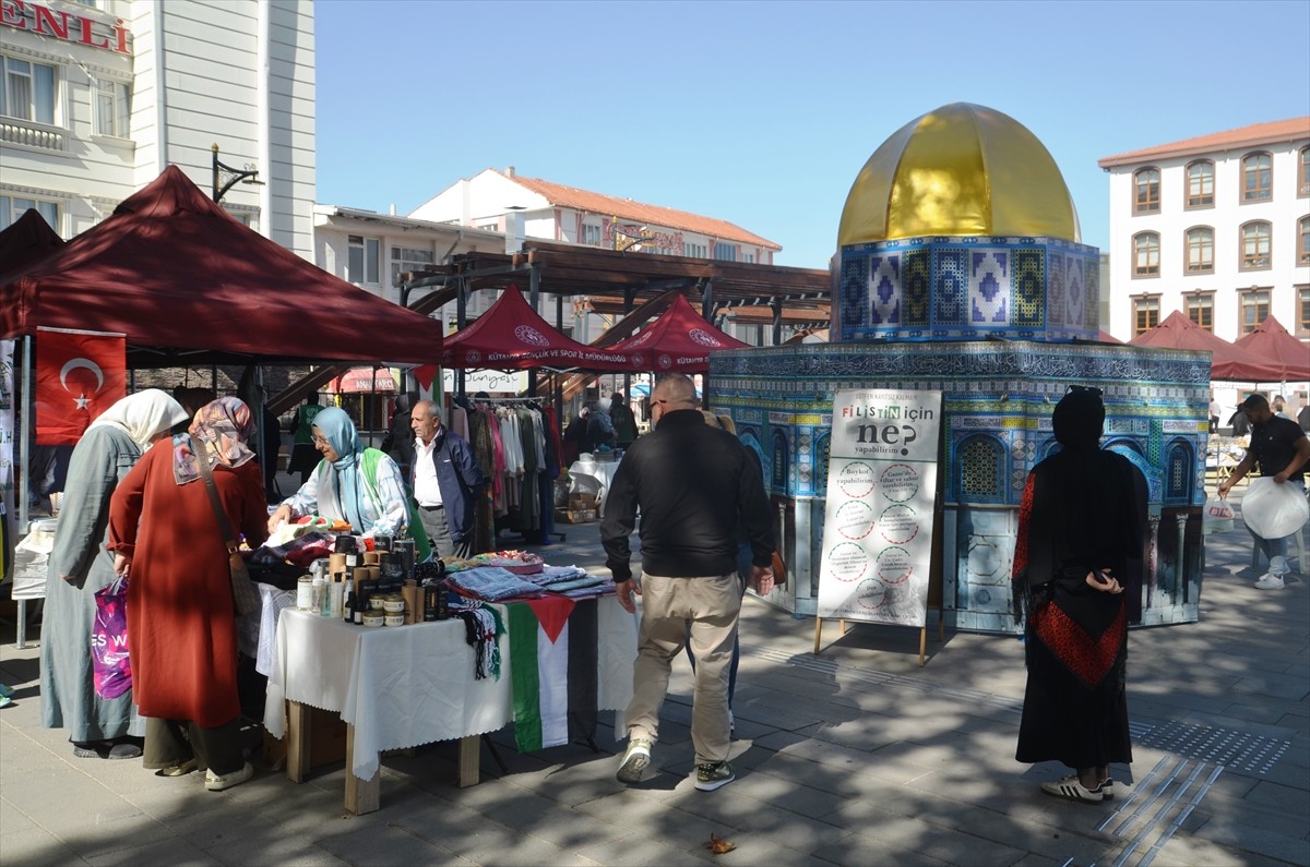 Kütahya'da, Gazze halkına yardım amacıyla kurulan 