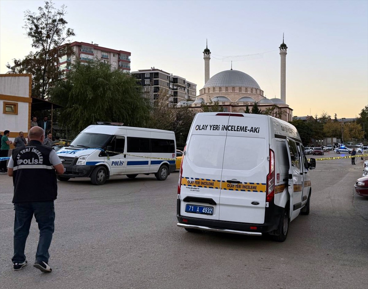 Kırıkkale'de tartıştığı nişanlısını tabancayla yaralayan kişi aynı silahla intihar...