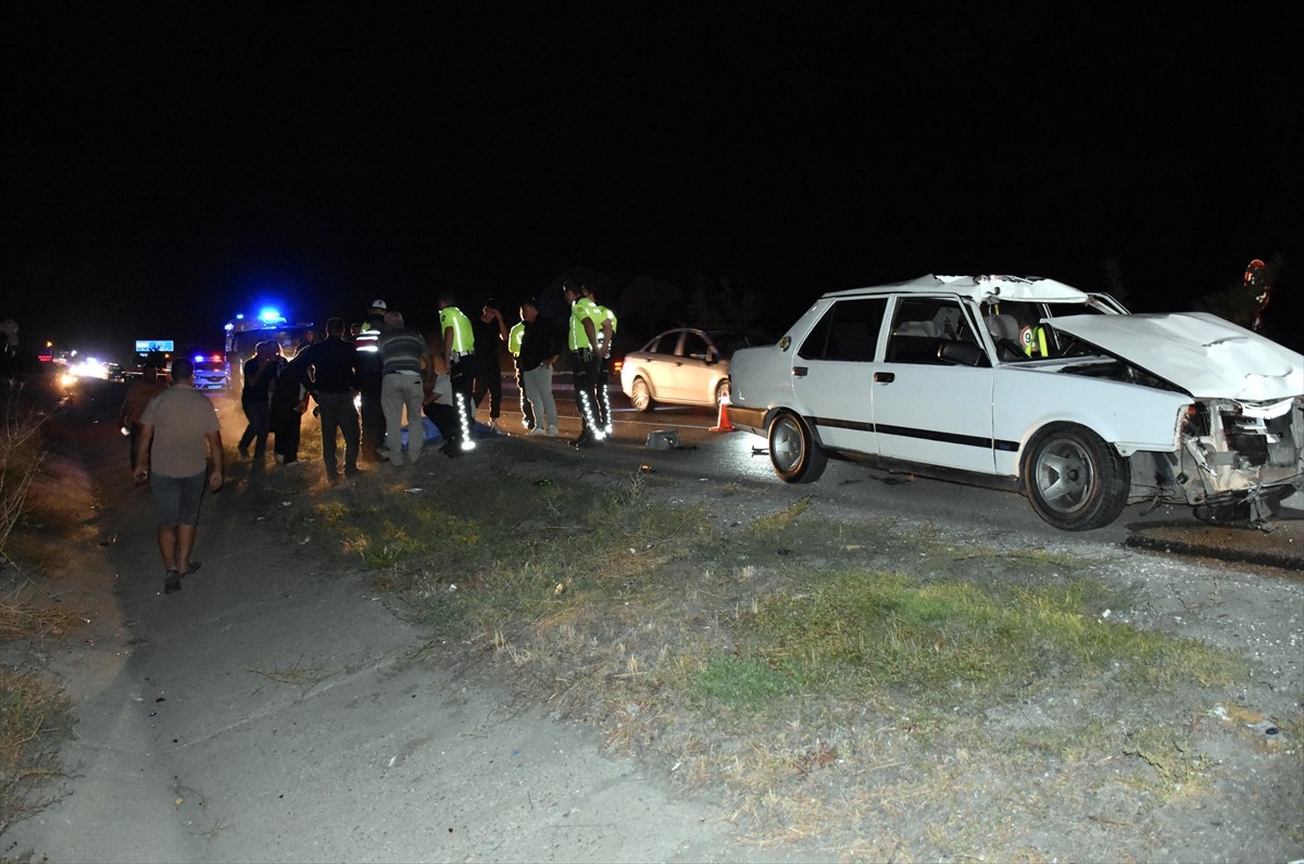 Kırıkkale'de otomobilin çarptığı 75 yaşındaki kişi yaşamını yitirdi, sürücü yaralandı. 
Kaza...