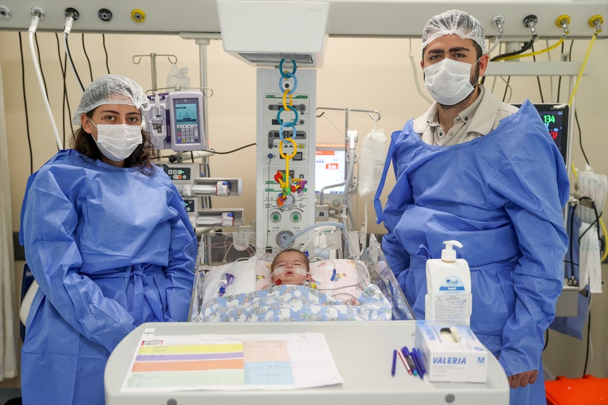 Kayseri'den ağır kalp yetmezliği nedeniyle ambulans helikopterle Konya'ya getirilen Bahar Aden...