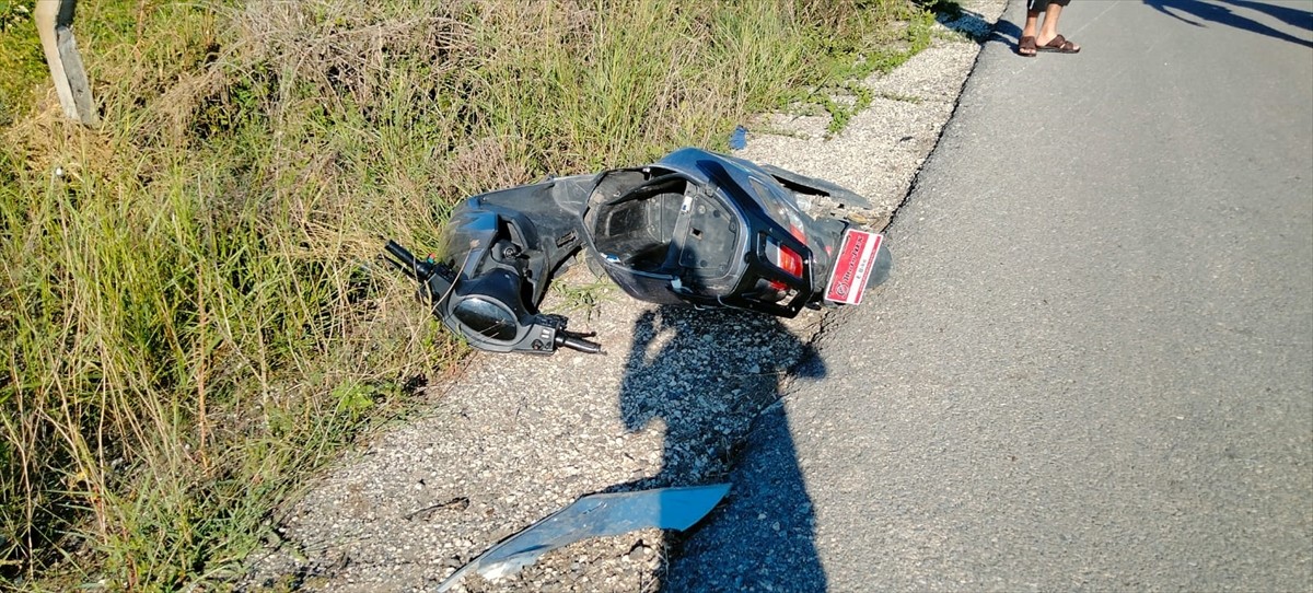 Osmaniye'nin Düziçi ilçesinde otomobil ile elektrikli motosikletin çarpışması sonucu 1 kişi...