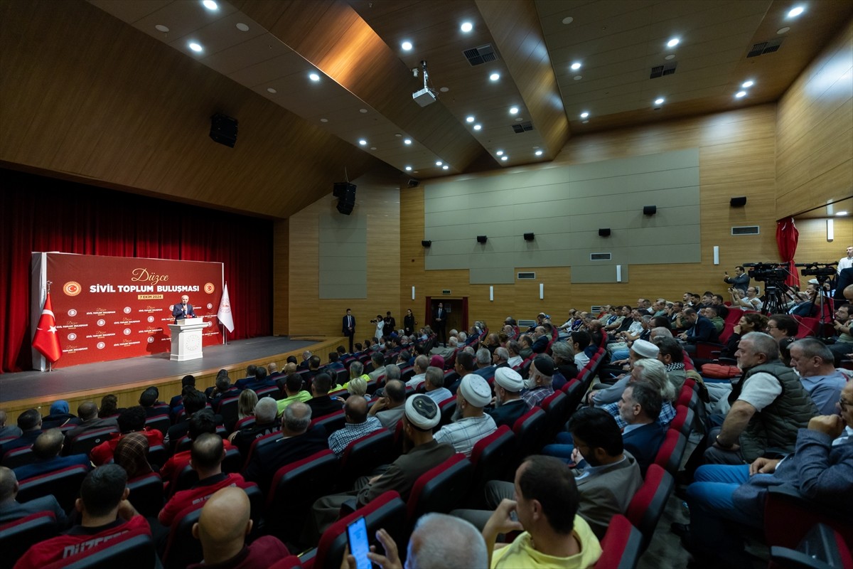 TBMM Başkanı Numan Kurtulmuş, Düzce Belediyesi Erol Güngör Kültür Merkezi'nde düzenlenen 