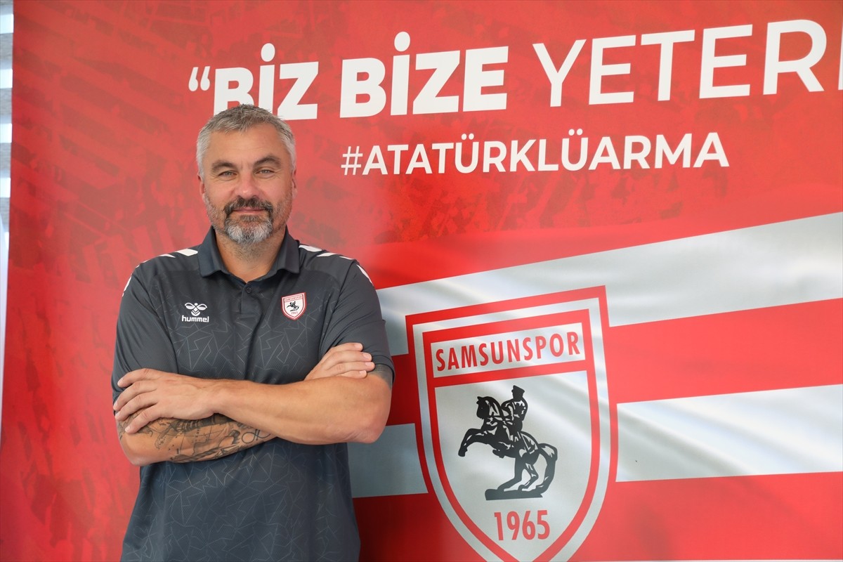 Samsunspor Teknik Direktörü Thomas Reis, Nuri Asan Tesisleri'nde düzenlediği basın toplantısında...