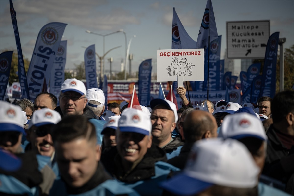 Ankara'da, Türkiye İşçi Sendikaları Konfederasyonu (TÜRK-İŞ) tarafından Anadolu Meydanı'nda...