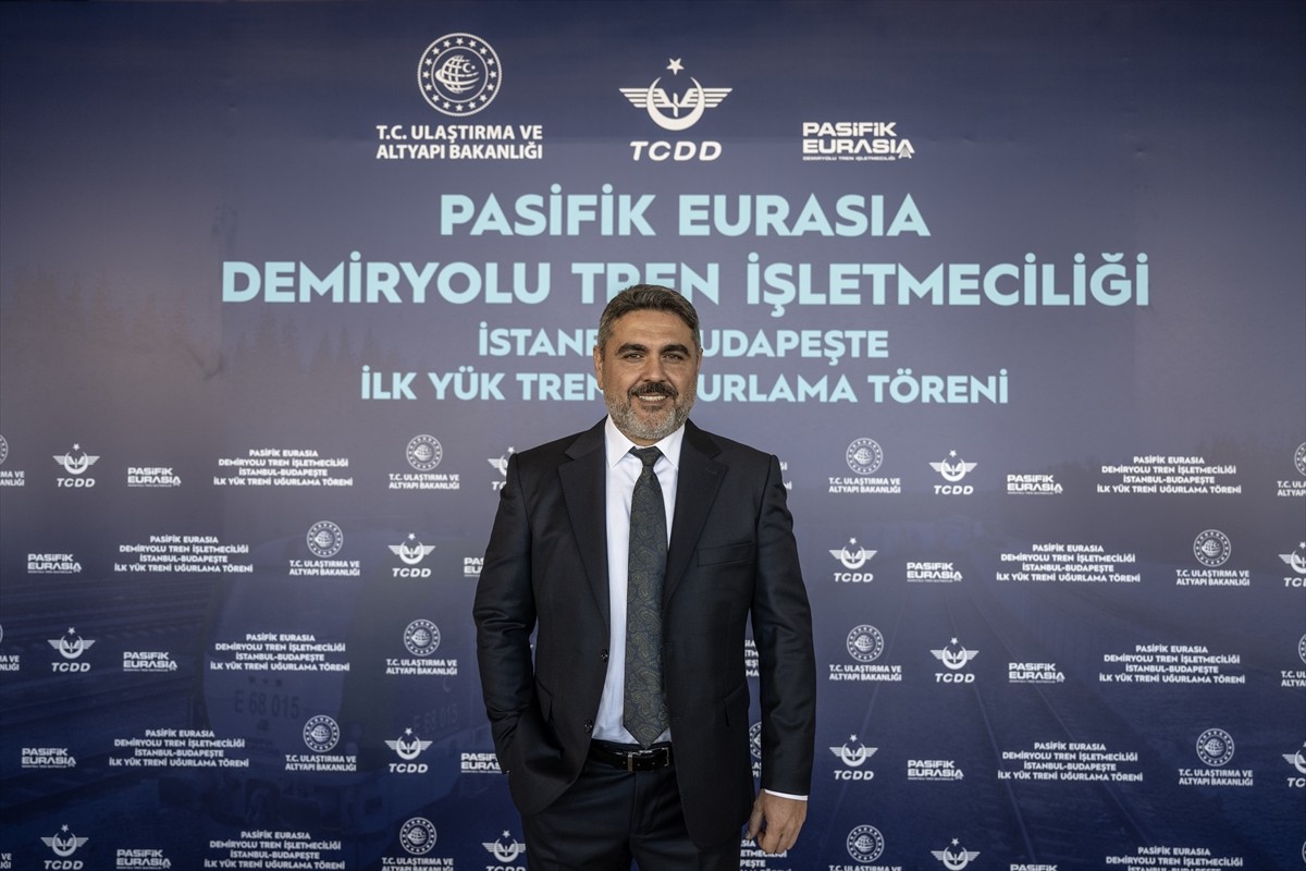 Pasifik Eurasia Demiryolu İşletmeciliği İstanbul-Budapeşte ilk yük trenini Halkalı İstasyonu'ndan...