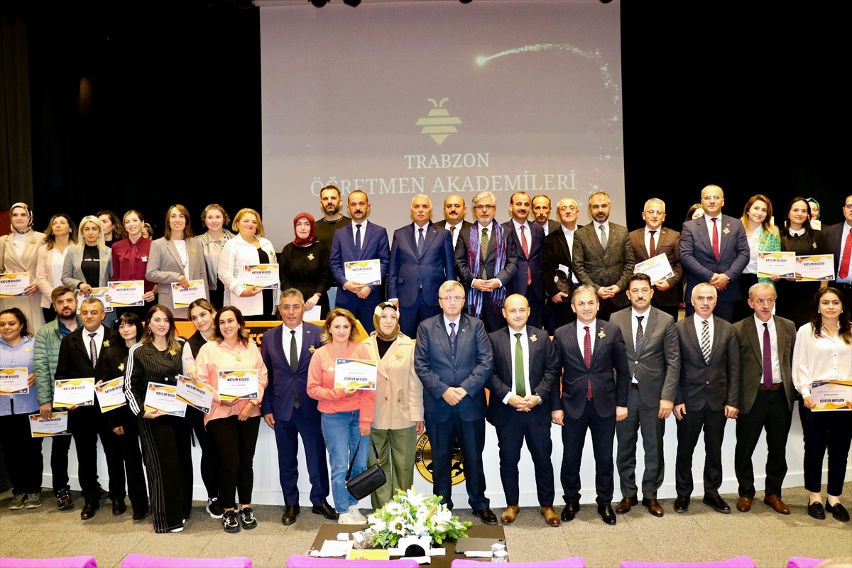 Milli Eğitim Bakan Yardımcısı Ömer Faruk Yelkenci, Trabzon'daki Hamamizade İhsanbey Kültür...