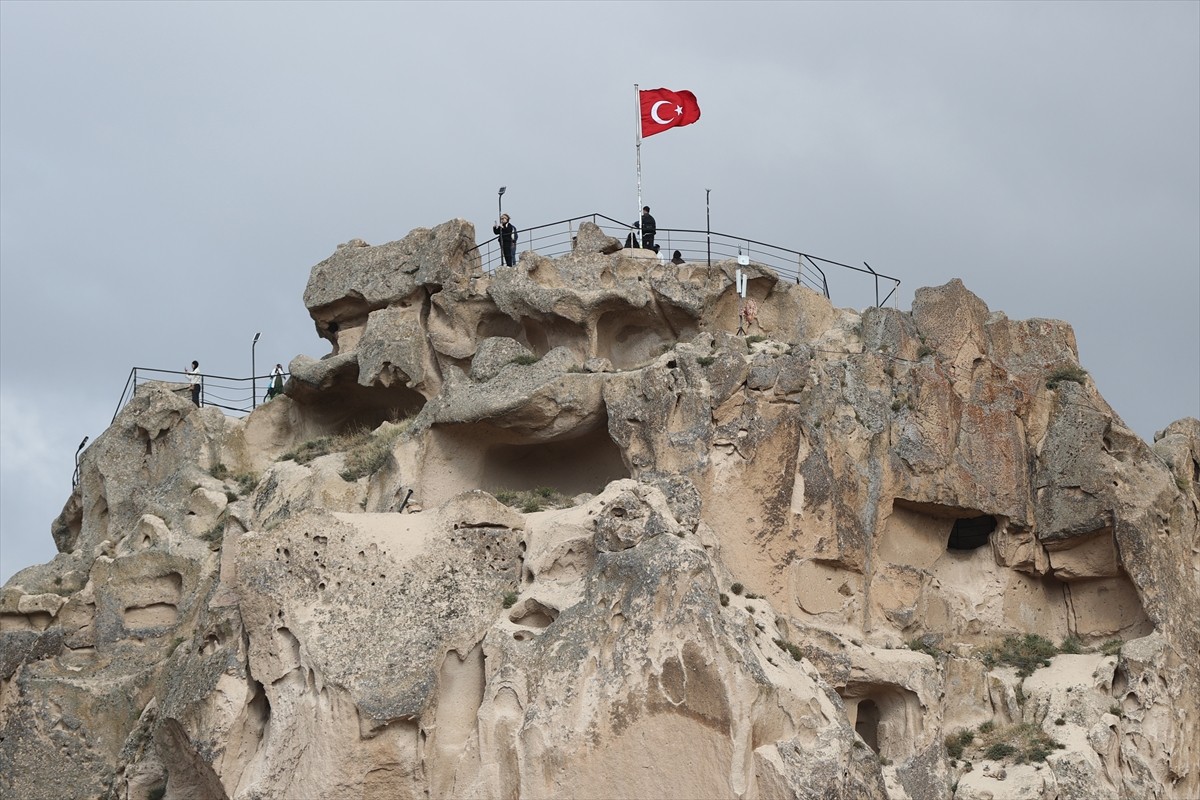 Kapadokya'nın gözde seyir alanlarından kayadan oyma tarihi Uçhisar Kalesi, Ocak-Eylül 2024...