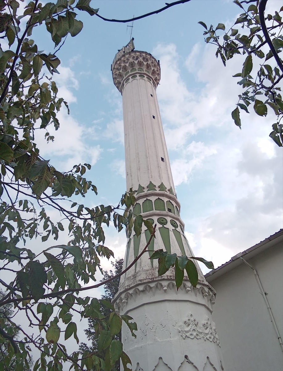 Çanakkale'nin Gelibolu ve Biga ilçelerinde etkili olan sağanak hayatı olumsuz etkiledi. Biga'nın...