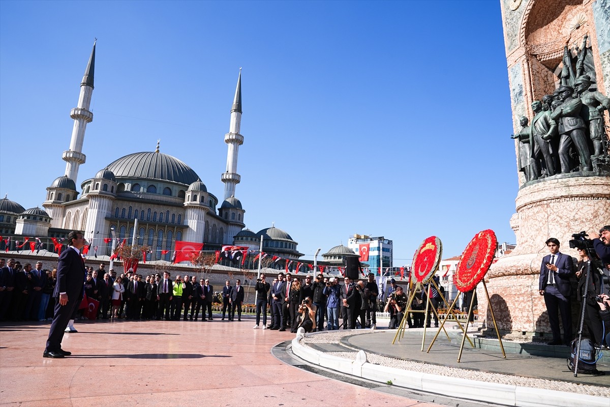 İstanbul Valiliğince, Cumhuriyetin 101'inci yıl dönümü ve 29 Ekim Cumhuriyet Bayramı dolayısıyla...