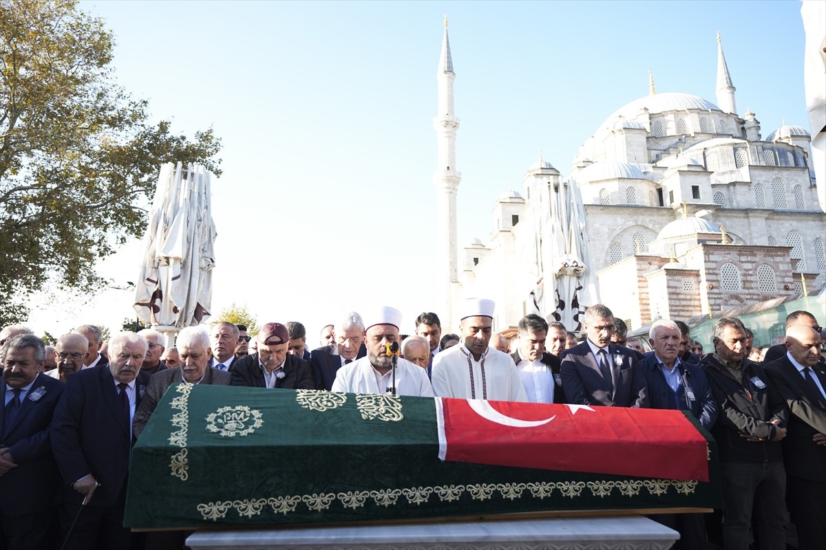 Tedavi gördüğü hastanede hayatını kaybeden ülkücü camianın önde gelen isimlerinden Elazığlı iş...