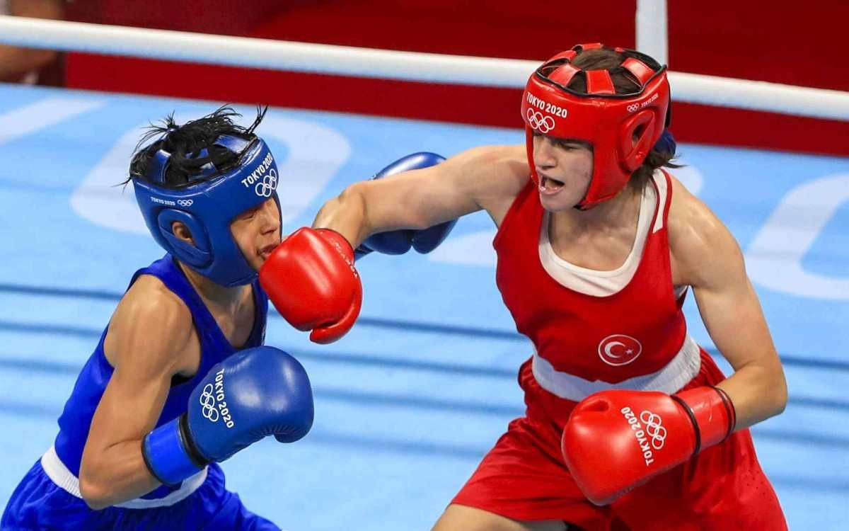 Buse Naz Çakıroğlu Tokyo Olimpiyatlarında gümüş madalyanın sahibi oldu