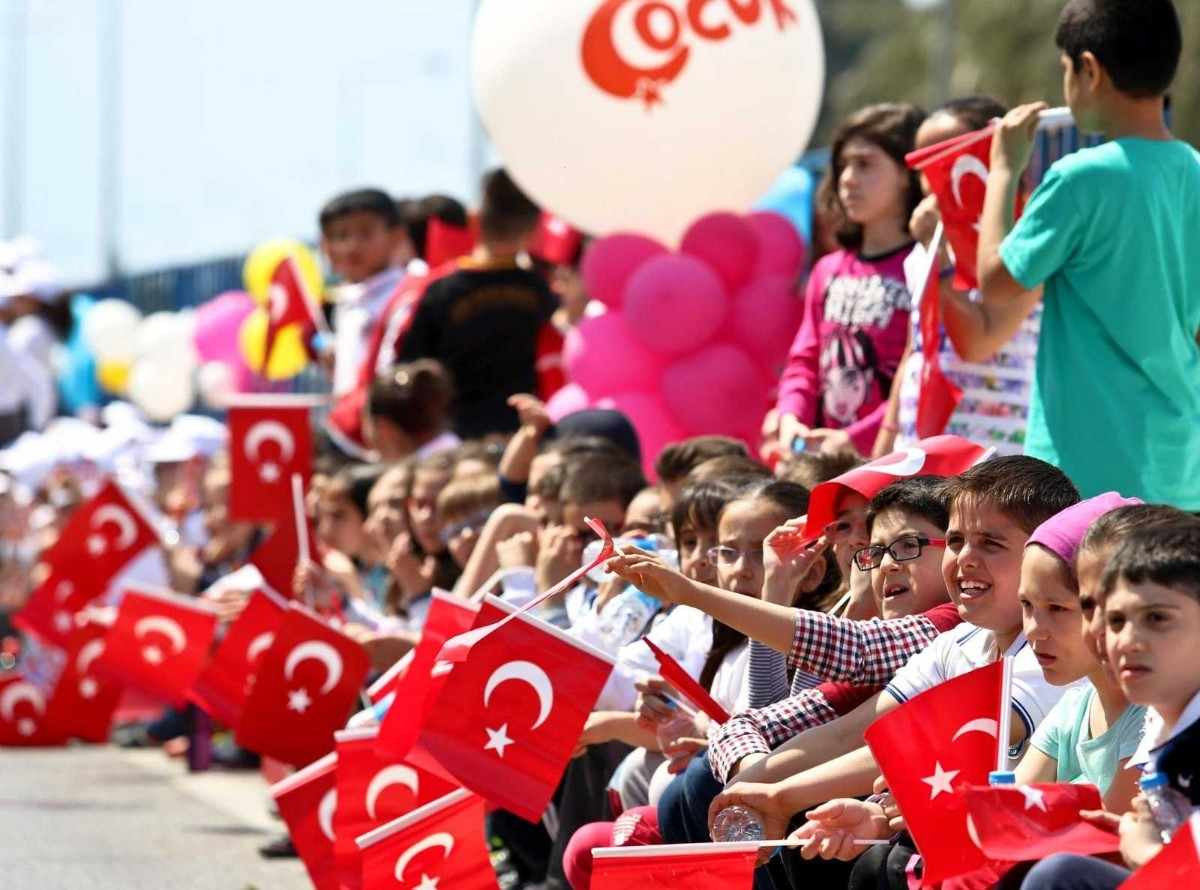 İzmir'de Metro ve İZBAN bedava mı