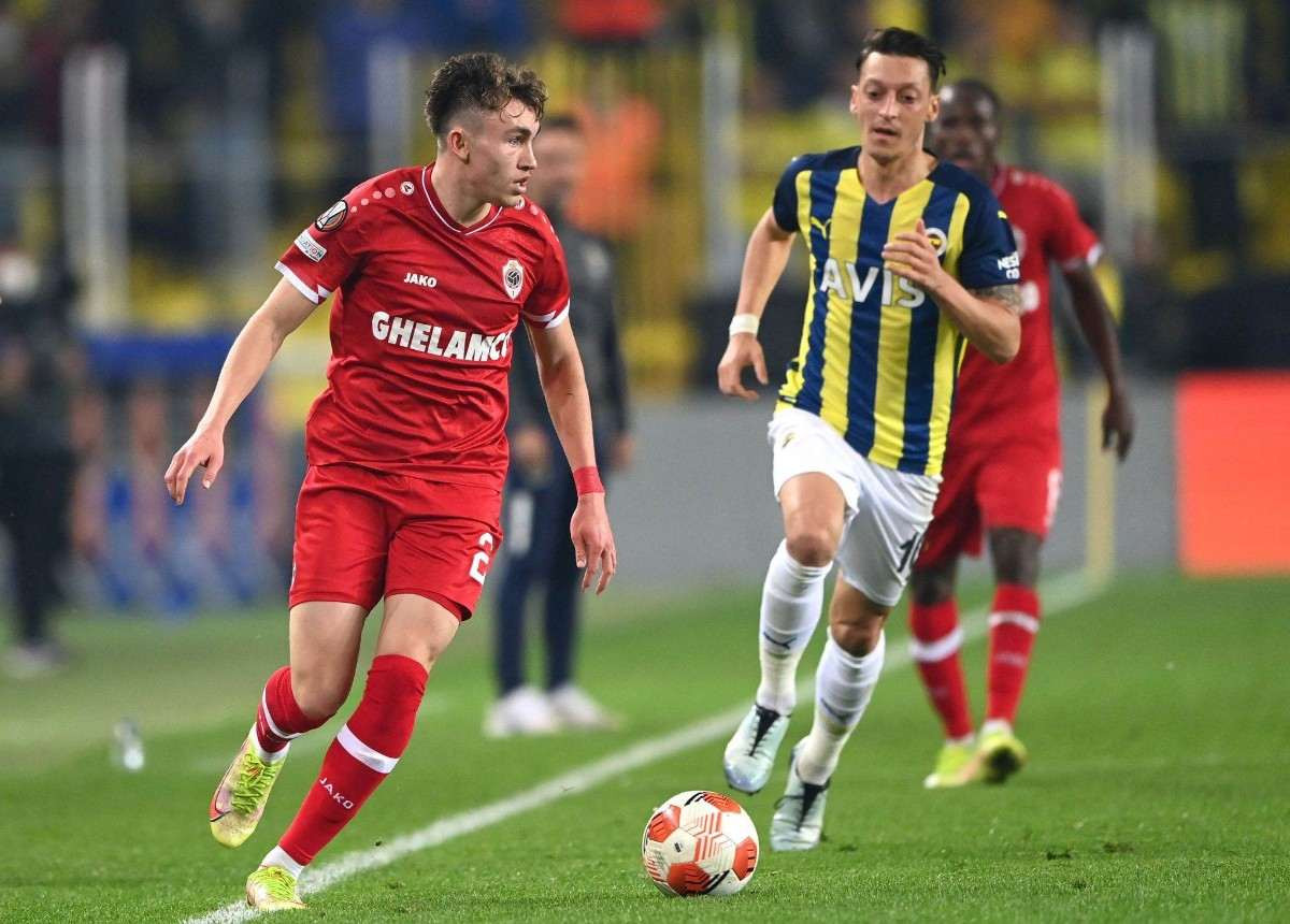Mesut Özil Fenerbahçe'den ayrılıyor mu