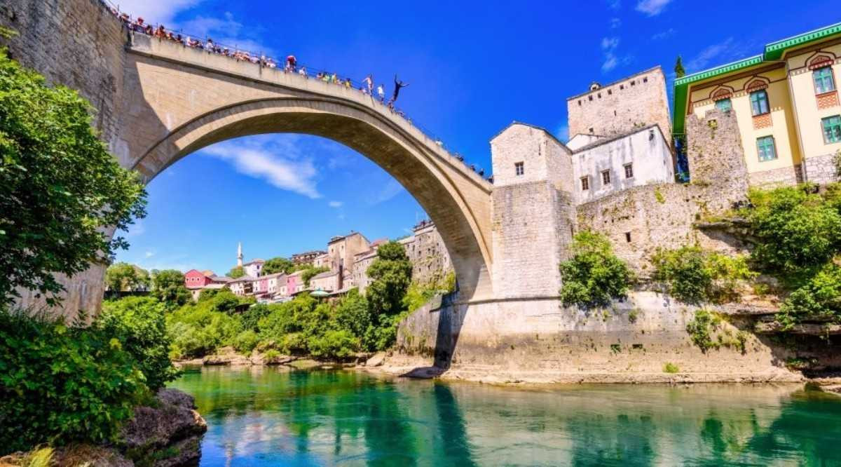 Mostar Köprüsü