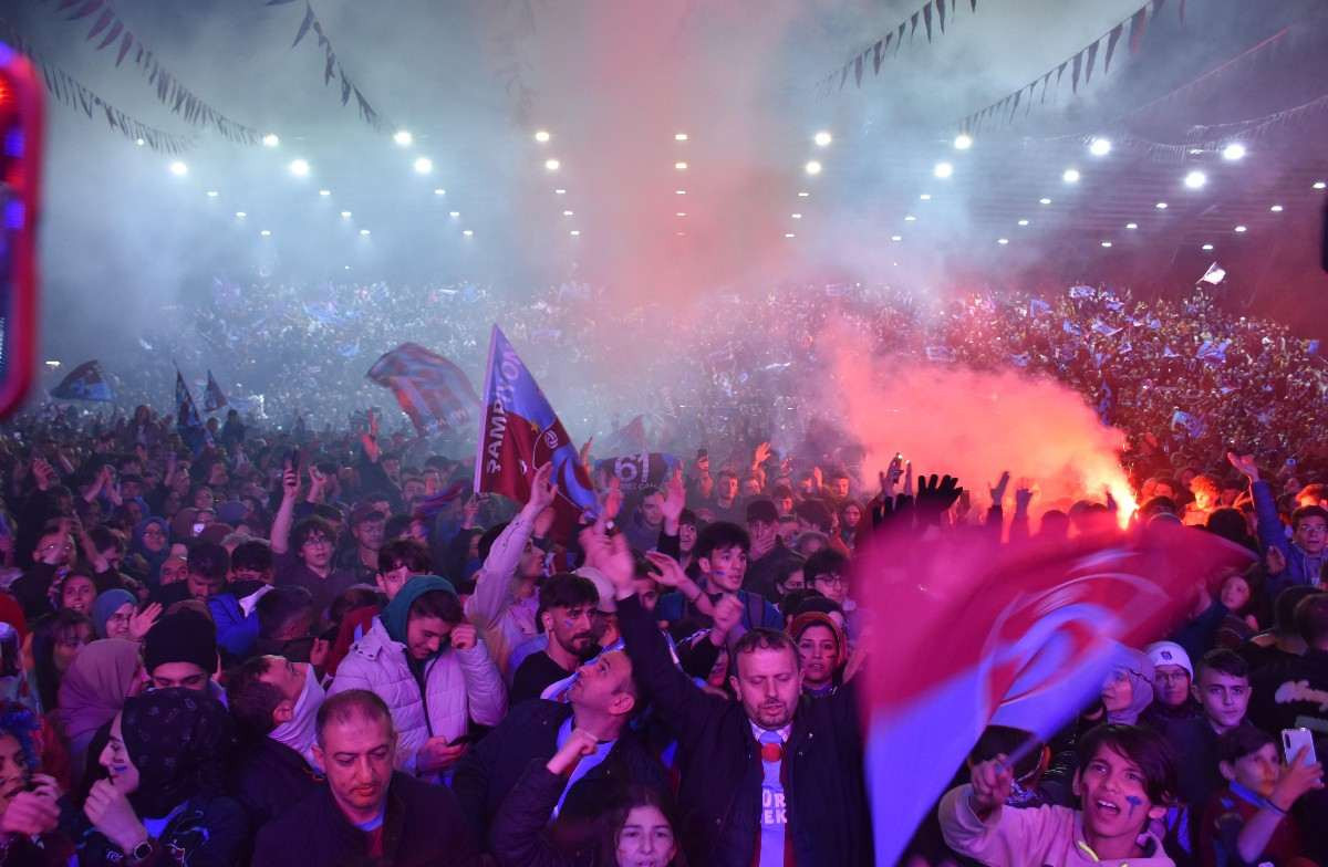 Trabzonspor şampiyonluk kutlamaları Demet Akalın konseri saat kaçta