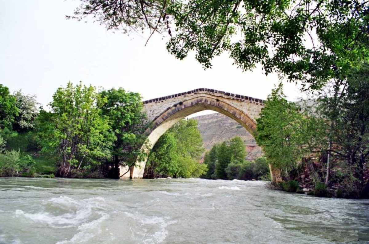 Tunceli Tahar Köprüsü