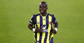 Alex de Souza ve Stephen Appiah İşbirliği İle Muhteşem Bir Gol!