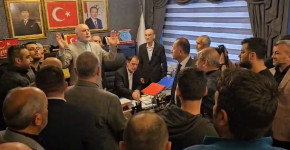 Devir-teslim töreninde ortalık karıştı: Yeniden Refah'lı mevcut başkan MHP'li milletvekiline saldırdı