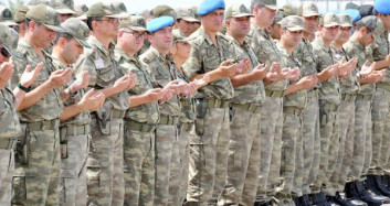 Türk Askerinin Başarısı İçin Dua Ettiler