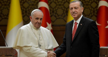 Cumhurbaşkanı Erdoğan ile Papa Franciscus Bir Araya Geldi