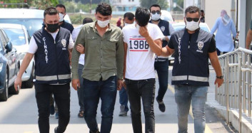 Adana'da Aracıyla Kaza Yapan Arkadaşından Hasar Masrafını İstedi
