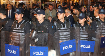 Ankara'da İzinsiz 1 Mayıs Gösterisi Yapan Örgütlere Müdahale Edildi