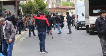 Arnavutköy'de Kısıtlama Gününde Taşlı, Sopalı Kavga
