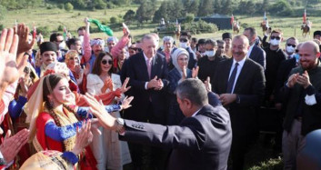 Azerbaycan'da Cumhurbaşkanı Erdoğan’a Gösteriler Düzenlendi