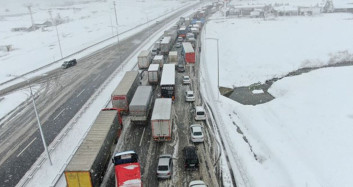 Balıkesir-Bursa Kara Yolunda Ulaşıma Kar Engeli